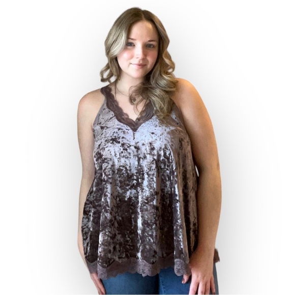 POL Tops - Velvet and Lace Top